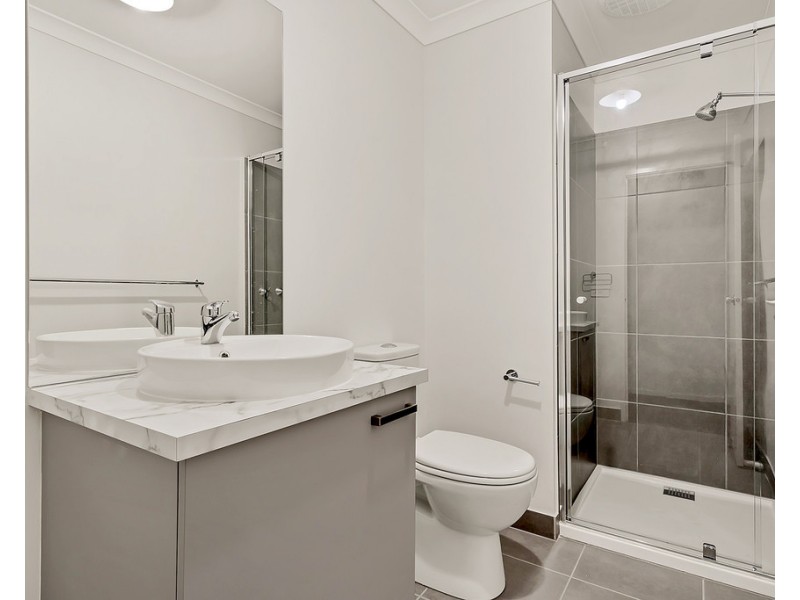 4 Cochrane Avenue, Mickleham VIC 3064