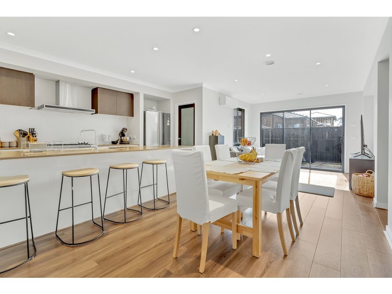 7 Nesting Vista, Craigieburn VIC 3064