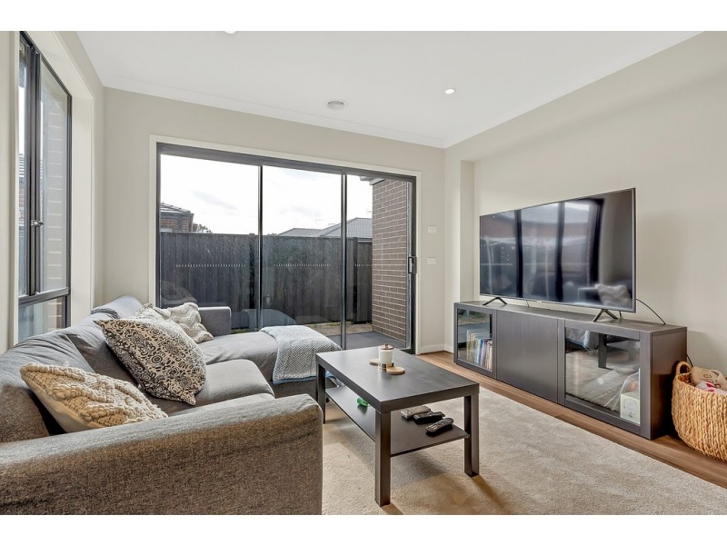 7 Nesting Vista, Craigieburn VIC 3064