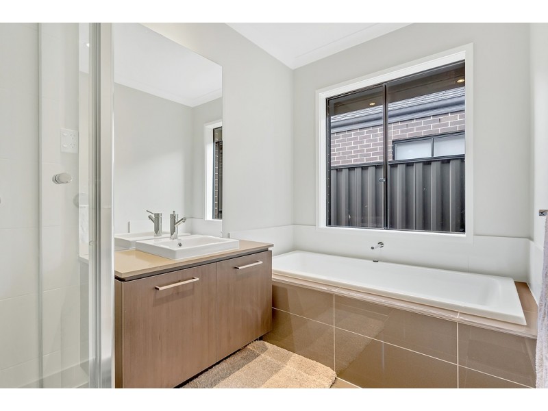 7 Nesting Vista, Craigieburn VIC 3064