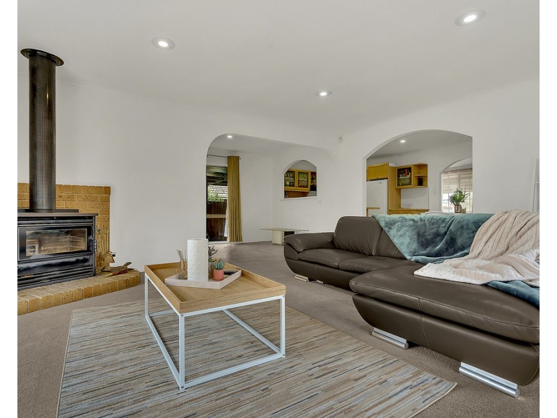 6 Commonwealth Court, Craigieburn VIC 3064