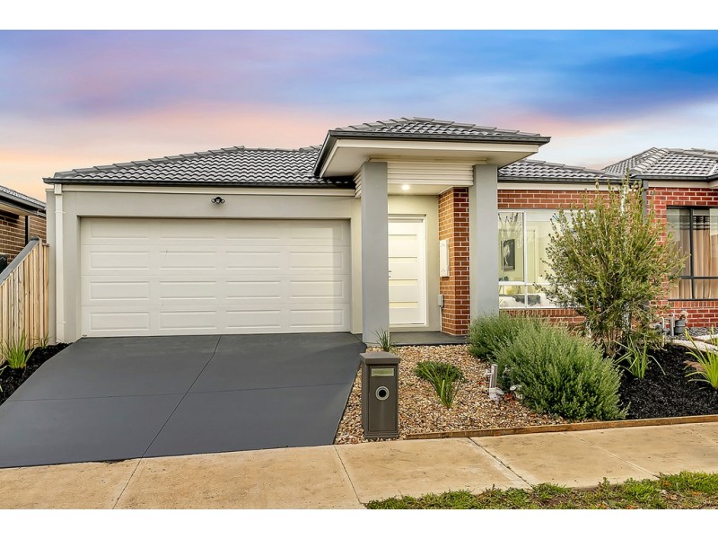 28 Stettler Boulevard, Mickleham VIC 3064