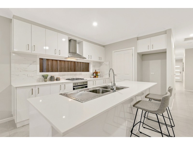 28 Stettler Boulevard, Mickleham VIC 3064