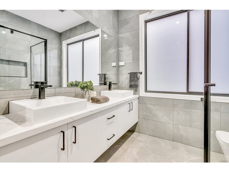 43 Heron Drive, Mickleham VIC 3064