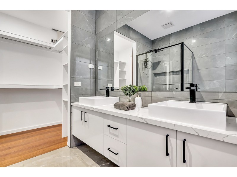 43 Heron Drive, Mickleham VIC 3064