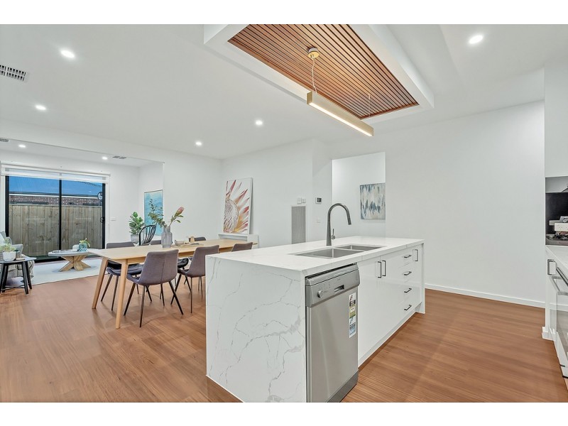 43 Heron Drive, Mickleham VIC 3064