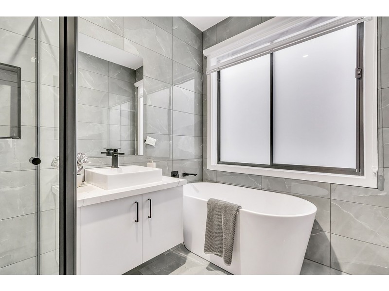 43 Heron Drive, Mickleham VIC 3064