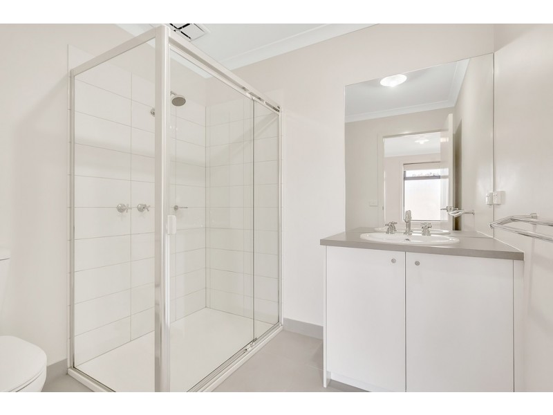 8 Raspberry Grove, Mernda VIC 3754