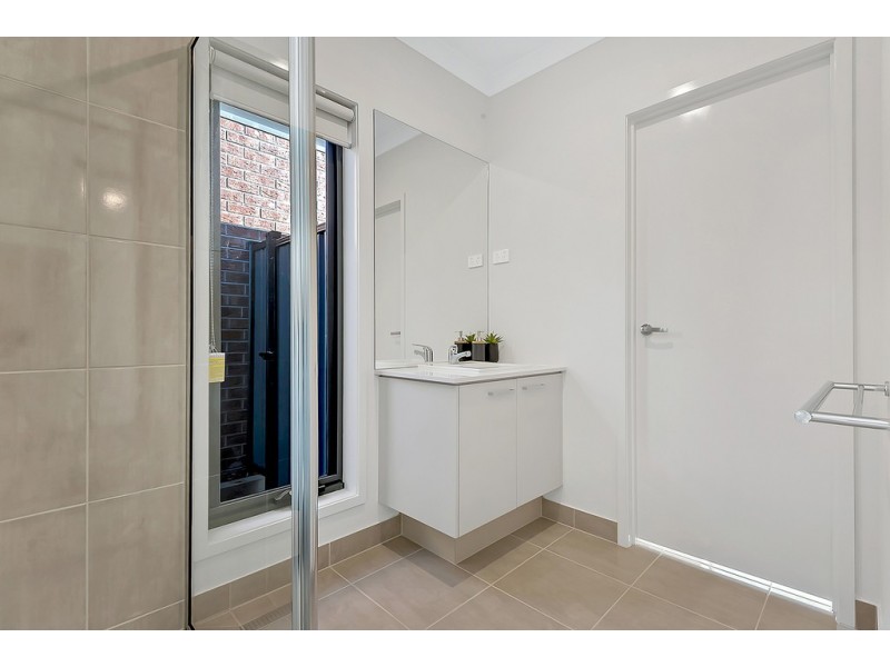 611 Grand Boulevard, Craigieburn VIC 3064