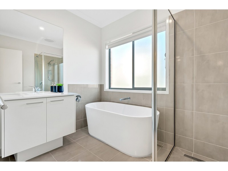 611 Grand Boulevard, Craigieburn VIC 3064