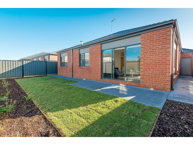 611 Grand Boulevard, Craigieburn VIC 3064