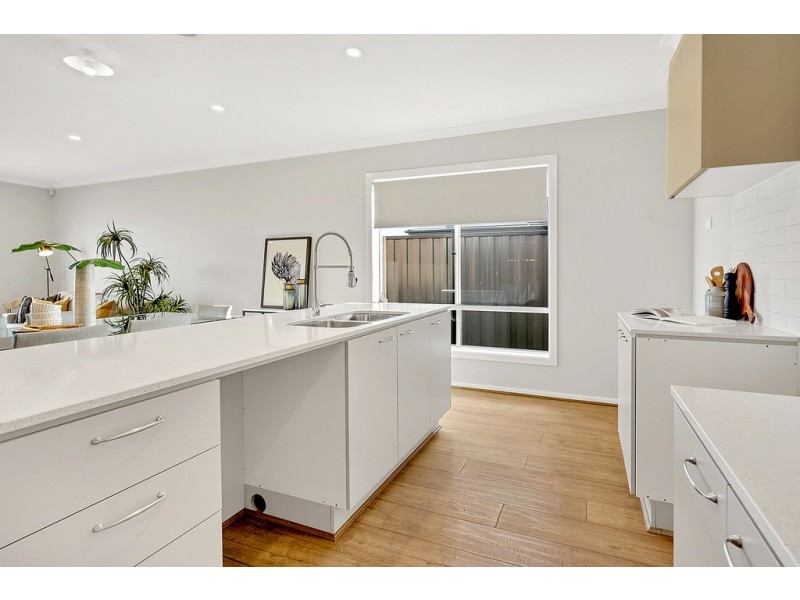 11 Lignum Street, Craigieburn VIC 3064