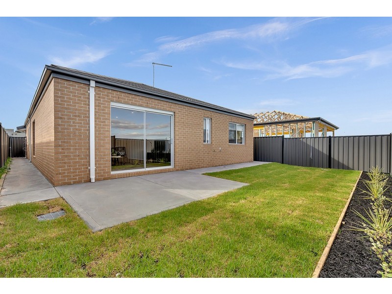 11 Lignum Street, Craigieburn VIC 3064