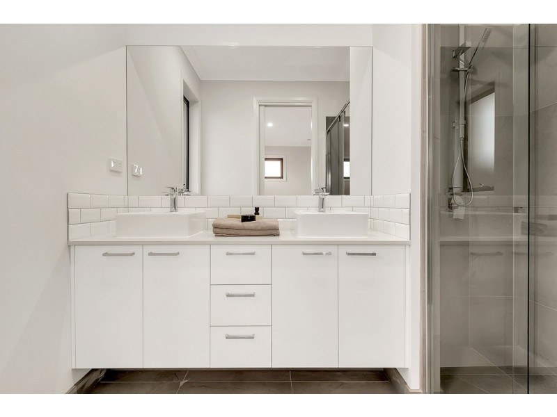 11 Nicastro Avenue, Wollert VIC 3750