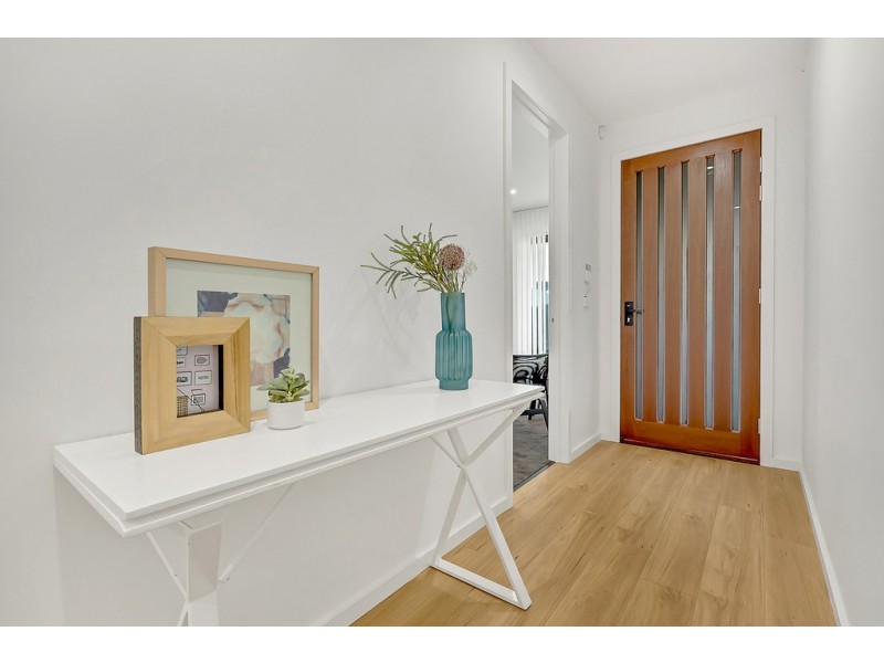 18 Mottlecah Circuit, Craigieburn VIC 3064