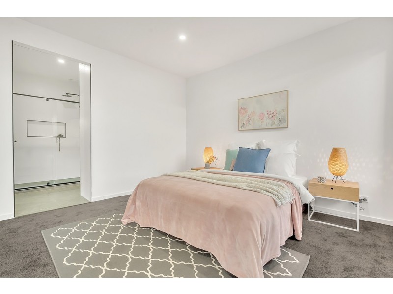 18 Mottlecah Circuit, Craigieburn VIC 3064