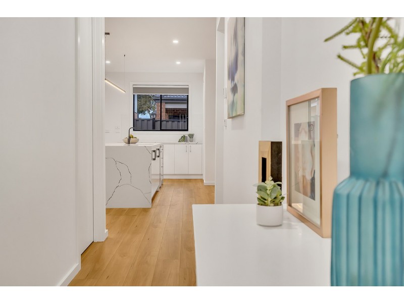 18 Mottlecah Circuit, Craigieburn VIC 3064