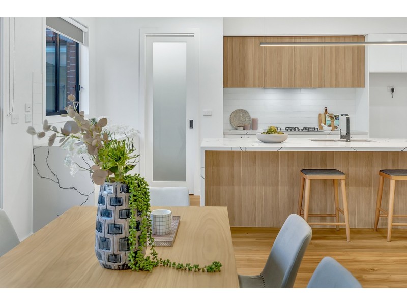 18 Mottlecah Circuit, Craigieburn VIC 3064