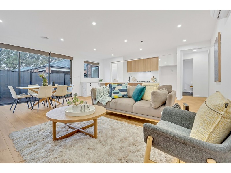 18 Mottlecah Circuit, Craigieburn VIC 3064