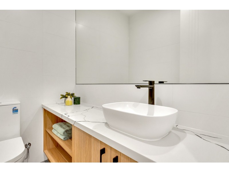 18 Mottlecah Circuit, Craigieburn VIC 3064