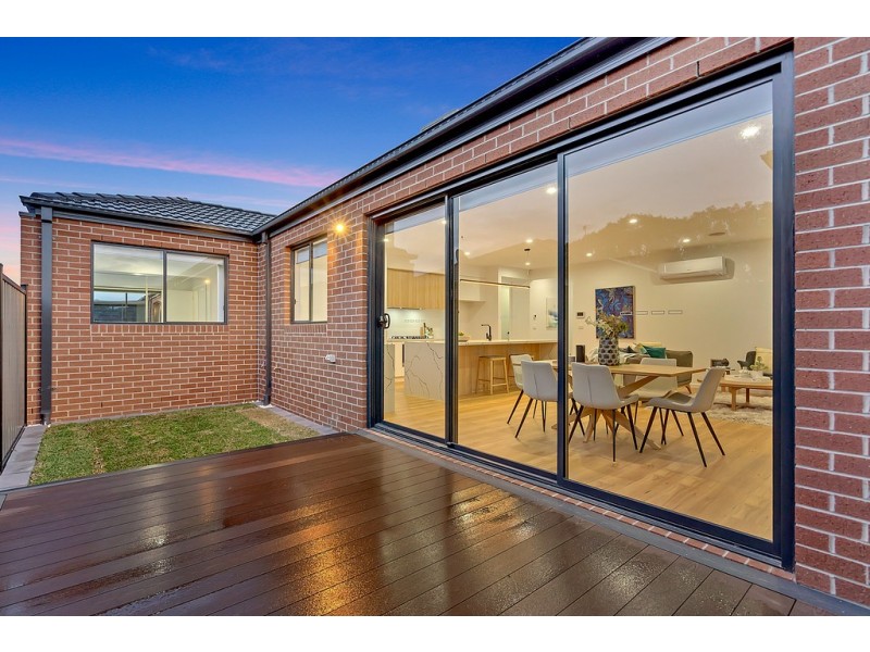 18 Mottlecah Circuit, Craigieburn VIC 3064