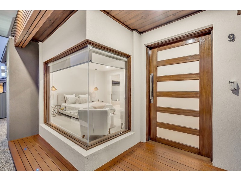 9 Emblem Way, Craigieburn VIC 3064