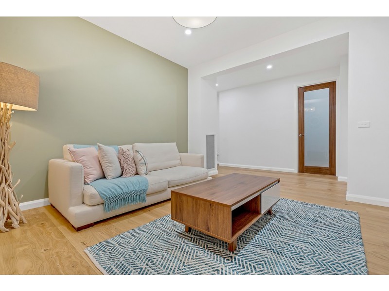 9 Emblem Way, Craigieburn VIC 3064