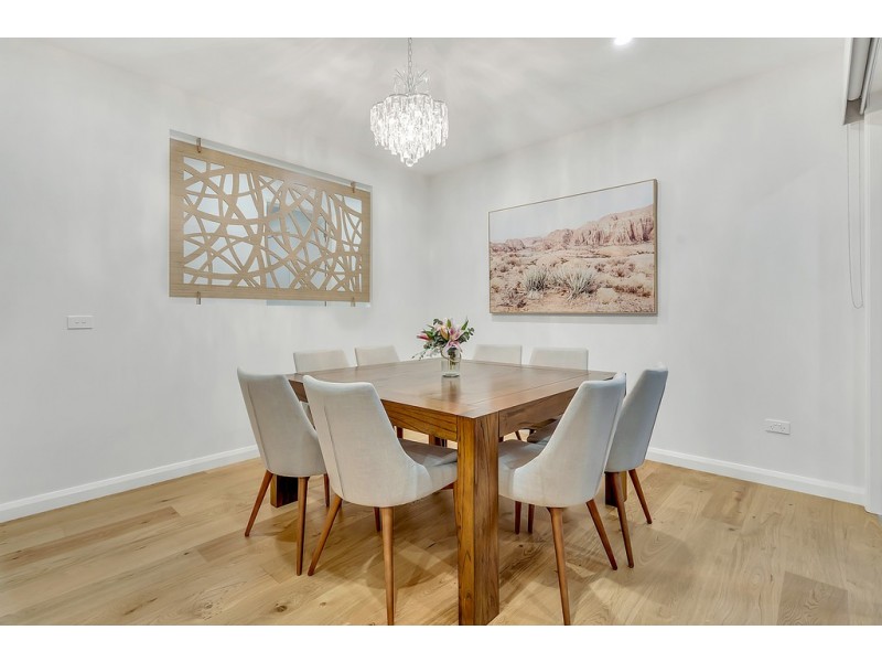 9 Emblem Way, Craigieburn VIC 3064