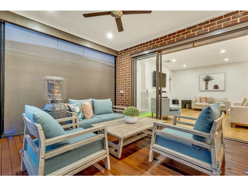 9 Emblem Way, Craigieburn VIC 3064