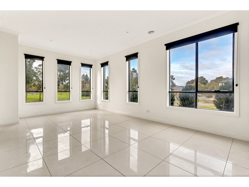 48 Hyde Park Avenue, Craigieburn VIC 3064