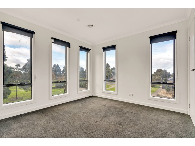 48 Hyde Park Avenue, Craigieburn VIC 3064