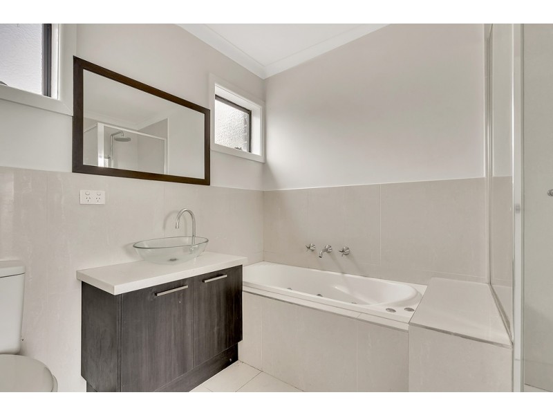 48 Hyde Park Avenue, Craigieburn VIC 3064