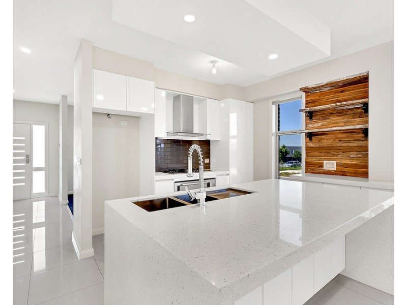 97 Horizon Blvd, Greenvale VIC 3059