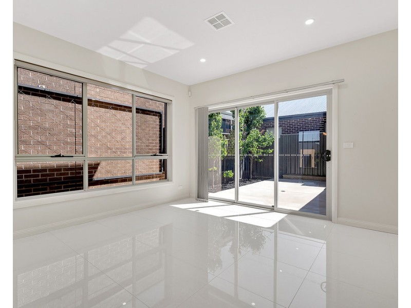 97 Horizon Blvd, Greenvale VIC 3059