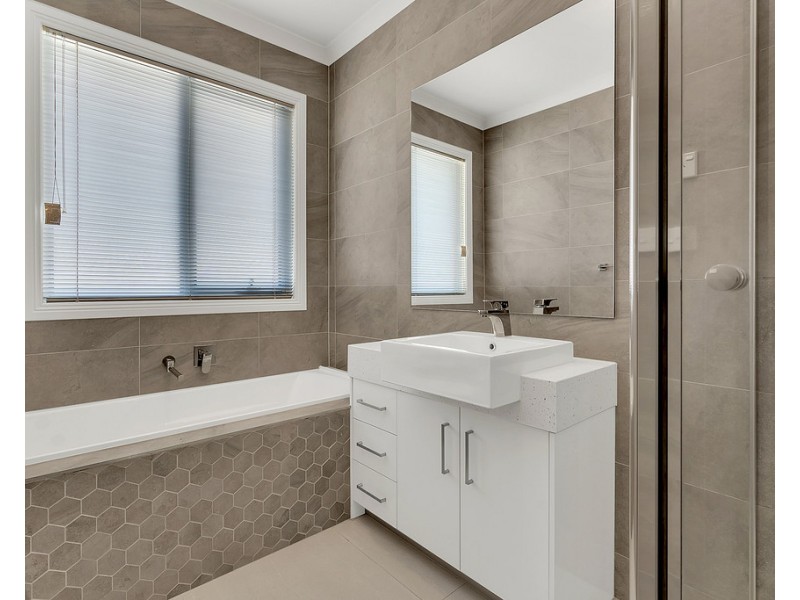 97 Horizon Blvd, Greenvale VIC 3059