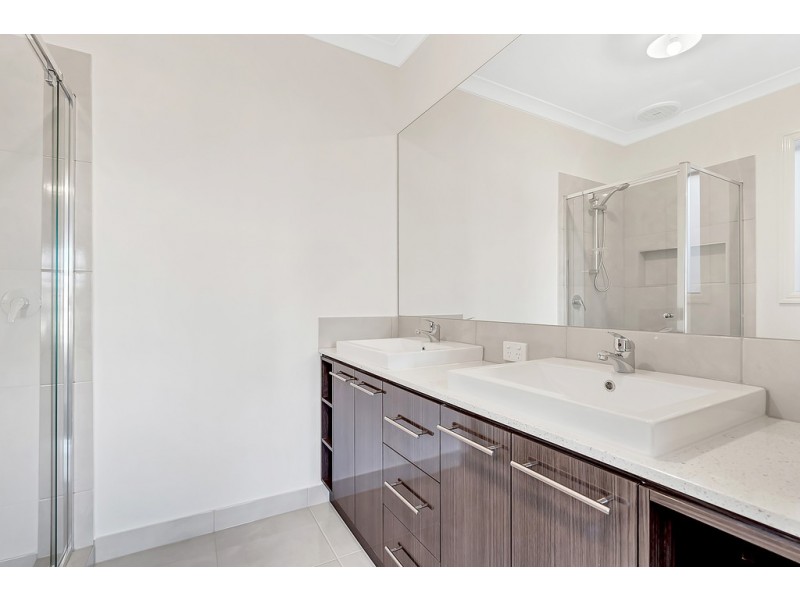 71 Featherwood Drive, Craigieburn VIC 3064