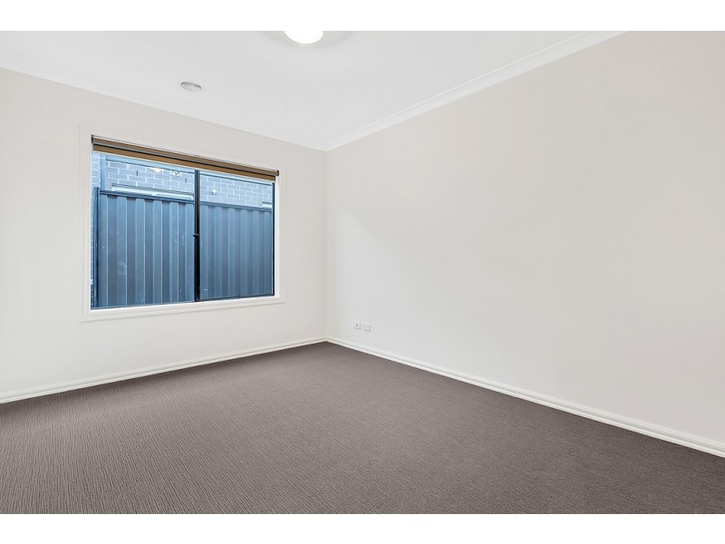 71 Featherwood Drive, Craigieburn VIC 3064