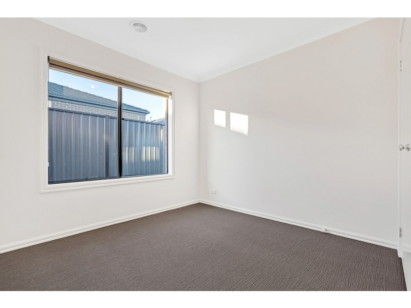 71 Featherwood Drive, Craigieburn VIC 3064