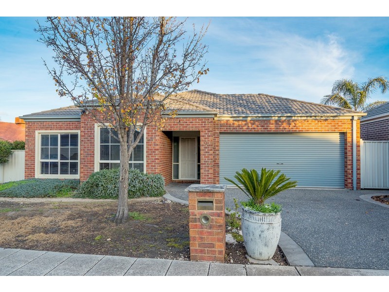 3 Kirribilli Close, Craigieburn VIC 3064
