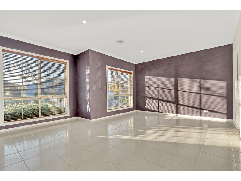 3 Kirribilli Close, Craigieburn VIC 3064