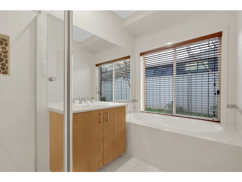 3 Kirribilli Close, Craigieburn VIC 3064