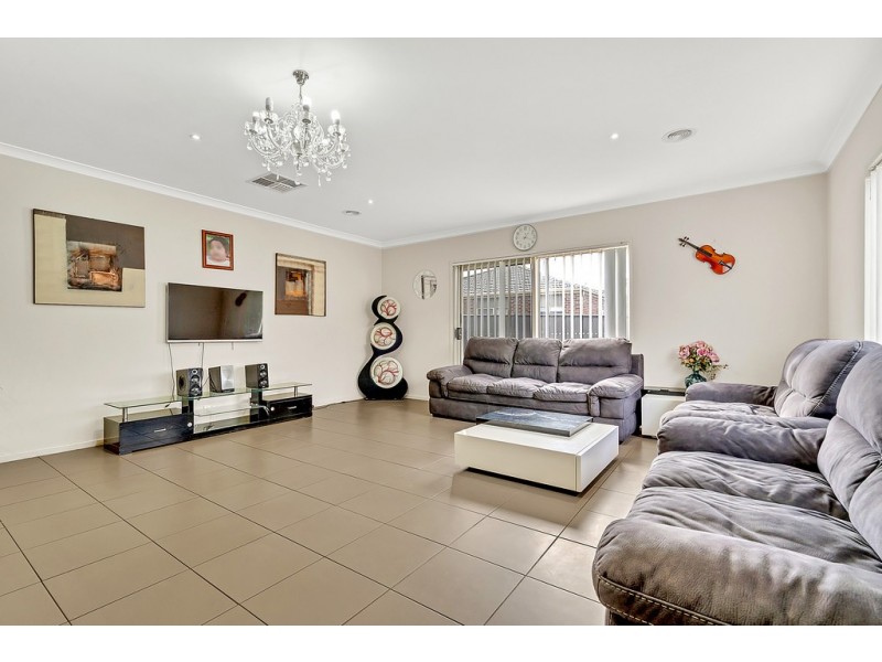 24 Greenham Avenue, Craigieburn VIC 3064