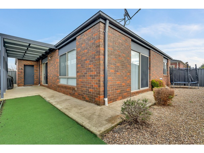 24 Greenham Avenue, Craigieburn VIC 3064
