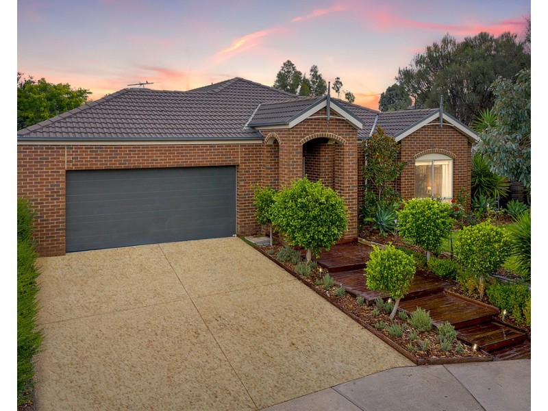 2 Renfrey Place, Craigieburn VIC 3064