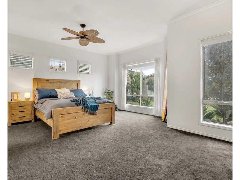 2 Renfrey Place, Craigieburn VIC 3064
