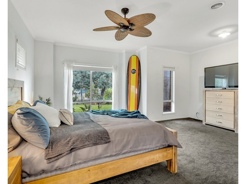 2 Renfrey Place, Craigieburn VIC 3064