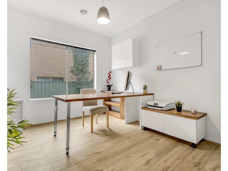 2 Renfrey Place, Craigieburn VIC 3064