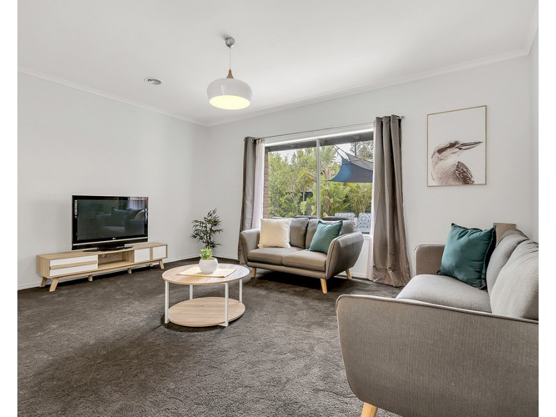 2 Renfrey Place, Craigieburn VIC 3064