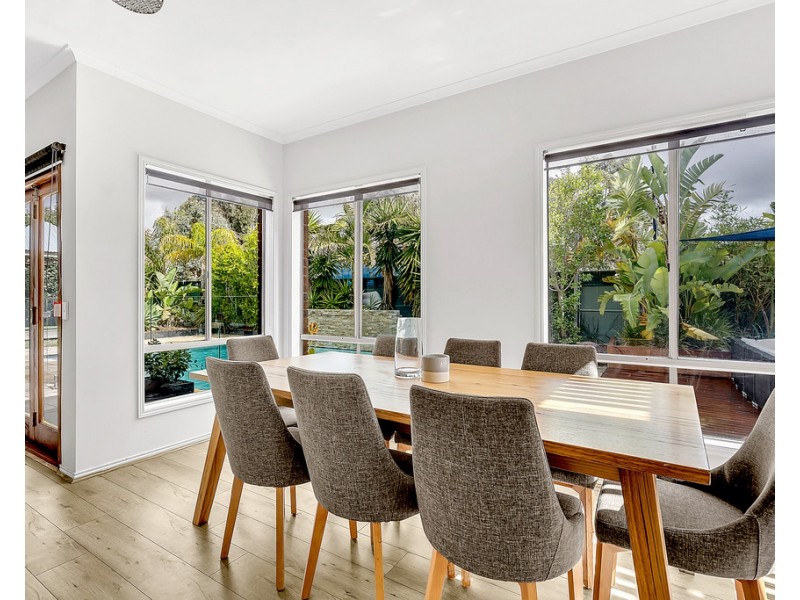 2 Renfrey Place, Craigieburn VIC 3064