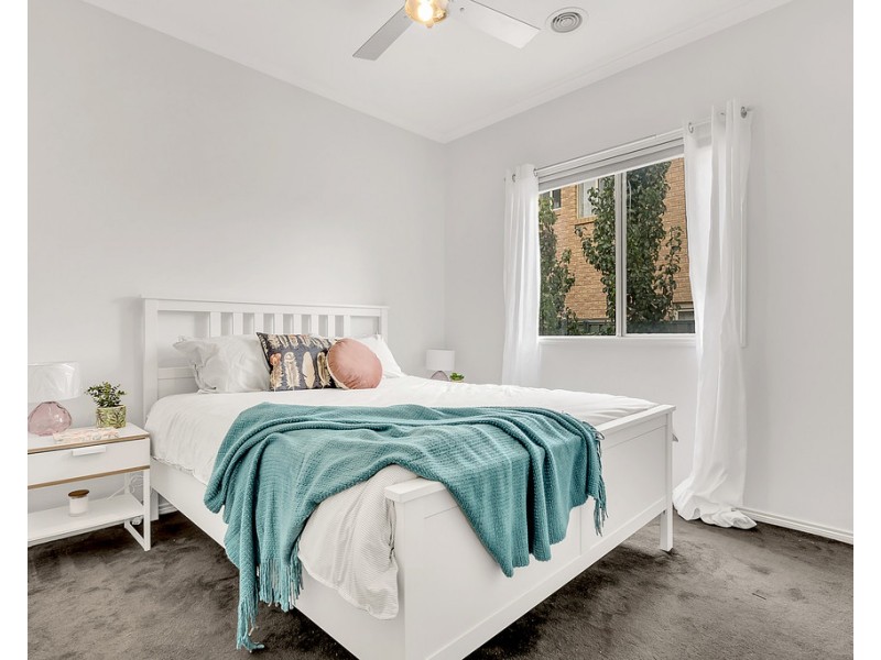 2 Renfrey Place, Craigieburn VIC 3064